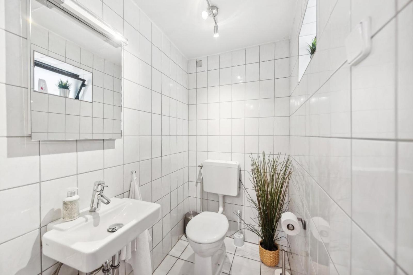 Travel&Work Apartment l 5 Schlafzimmer l Smart TV l Parkplatz l Küche Kaiserslautern Exterior foto